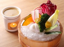 Ampuku Toranomon Hills_Bagna cauda of seasonal vegetables - the sauce is the secret weapon that makes this dish so special.