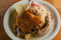 Libertin_Fragrantly baked "French duck confit and choucroute"