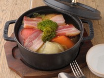 Minoru Shokudo Ginza Mitsukoshi_Chunky vegetables stewed with mature bacon, a dish overflowing with the flavour of seasonal vegetables