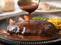 Rico Cowbell_"Specially selected beef hamburger with Miyazaki beef" boasts demi-glace sauce