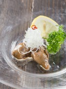 Kakiya_"Oyster shop oil pickles" are a perfect accompaniment to wine.