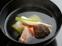 Japanese Restaurant Tagetsu_The central bowl of kaiseki cuisine, "kinki bowl" made with seasonal fish from autumn to winter