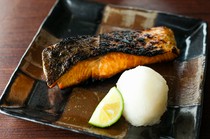 Ankoya Takahashi_"Toki Salmon (meat)" grilled over an open flame until golden brown