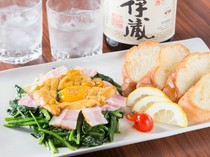 鐵板＆爐端燒烤　TAISHIN_熱騰騰的菠菜和海膽“廣島產海膽拌飯”