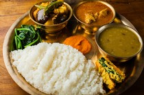 Nepalico Komazawa branch_Non-vegetarian dal bhat - You will definitely be satisfied with the chicken curry that comes along with it