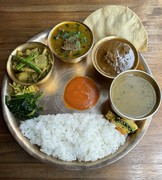 Nepalico Komazawa branch_"Dal Bhat Non-Vegetarian" comes with chicken curry and is very satisfying