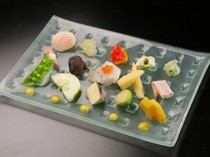 Ristorante RinascereDojima_The highlight of the dinner course, "The 15 Appetizer Platter"