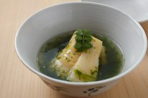 Aji Fukushima_"Bamboo shoots with green laver thickened sauce" made with the first bamboo shoots delivered in the morning