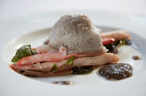 Ne Quittez Pas_"Chinese cabbage and snow crab with earth dressing and earth foam"