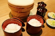 Kisetsuryori Dochiraika_Set of rice cooked in a hagama pot (1 serving)