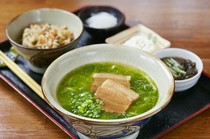 Yagiya_The most popular "Asah Soba Set" features noodles made with asah and a refined broth.