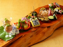 Shikiha - Kaiseki Yoshihito_"Sakura" offers a full-course kaiseki meal made with carefully selected seasonal ingredients