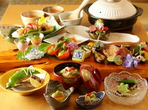 Shikiha - Kaiseki Yoshihito_Luxurious and gorgeous. Ran is popular for its top-class cuisine at reasonable prices