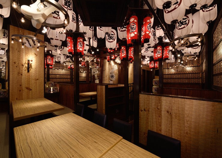 Shinjuku Kakekomi Gyoza floor