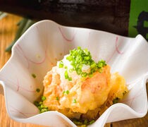  以清爽的方式品尝“纯和鸡”的劲道口感。搭配砂锅煮饭，堪称绝配的“纯和鸡配萝卜泥和柚子醋” 