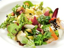  Craftsmen - The taste of the producer's thoughts and the chef's commitment are intertwined. 