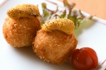 Uni Murakami Hakodate Main Branch_"Sea urchin croquette (2 pieces)" with a strong sea urchin flavor in the topping and sauce