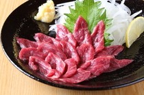  口味清爽且健康的「馬肉刺身（熊本直送）」 