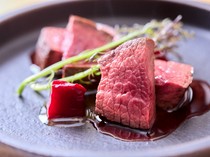 Shutei Hokura_Monbetsu Venison Steak - It features game meat specially sourced from hunters in Monbetsu, Hokkaido.