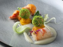 Lumiere_<Color> Instantly simmered wild prawns and firefly squid balls. Refreshing texture of uikyo and chia seeds.