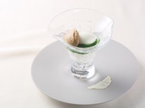 Lumiere_<Vegetable desserts>"Desserts I made with garden vegetables such as komatsuna (Japanese mustard spinach), celery, burdock, and radish" - Chef Karato