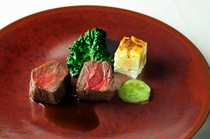 French Restaurant Bon Vivant_"Roasted Matsusaka Beef Aitchbone with Potato Gratin de Finois" is a dish that is carefully cooked to bring out the flavor of the meat.