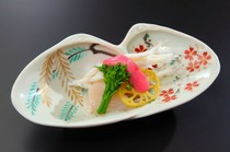 Toyonaka Sakurae_Start with a special appetizer, and enjoy a seasonal dish.