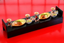 Toyonaka Sakurae_"Hassun" is a visually stunning dish of seafood and mountain produce beautifully arranged.