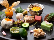 Kiyose Sasama_"Hassun" offers a visually stunning array of dishes that stimulate all five senses