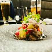 Charcoal grilled steak and wine obiobi_Oyster and kiwi ceviche