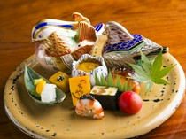 Shunsaiten Tsuchiya_A rich variety of appetizers offered monthly