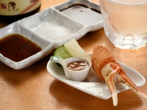  自製蟹醋提升了風味。雪蟹鉗 