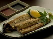 Fuji_Enjoy the straightforward taste of eel with "Shirayaki (whole eel)"