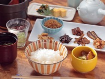 CAFE RESTAURANT Yayoi_[Ochazuke Zen (set of rice with broth poured on it served with small dishes)] Omi rice is cooked with an earthenware pot after it is ordered