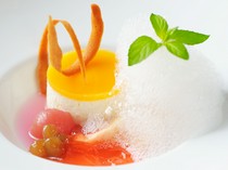 Ashiya French Kitajima_Homemade dessert: Coconut and yellow peach mousse with fruit foam