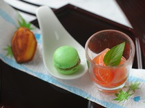 Ashiya French Kitajima_~Three homemade tea sweets: Guiyang jelly, watermelon macaroons, and freshly baked madeleines~