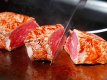 Azabu Tansumachi Tenryoan_[Fillet of Aka Beef from Kumamoto] with less fat yet with a juicy and tender texture! (100 g)