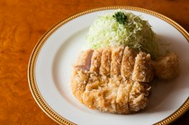 Ponta Honke_The original "Katsuretsu" was a Milanese cutlet fried in tempura style by the first generation.