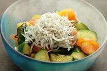 Japanese Restaurant Ryo_Tomato and cucumber salad with Miyazaki whitebait and salted kelp