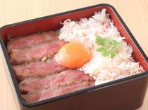 Nikutareya Namba BAL Branch_Kuroge Wagyu Roast Beef and Red Snow Crab KANIKUJYU - an irresistible and addictive dish