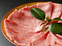  搭配新鮮蔬菜享用的「壽喜燒懷石套餐」 