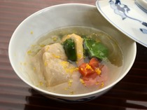 葡萄酒與和食 Mikuri_「蝦子和田菜一起煮」充滿了熱情好客。