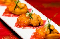  【특선 와규 볶음 운탄과 이쿠라의 포장 초밥】 