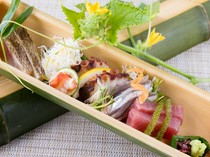 Sushi Hiroshima Ajiroya Main Branch_"Assorted 5 kinds of sashimi" made with freshly caught seasonal fish