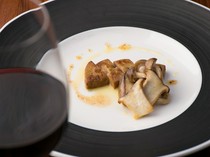 Shabu-Shabu Dining Hanakoji_"Sauteed Foie Gras Marinated in Miso" using ingredients from France