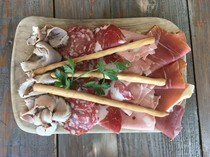 Pizzeria Bar ARICCIA_Assorted Italian ham (AFFETTATI MISTI)