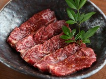 Jukusei Horumon Yamagatagyu Sumibiyakiniku Ushigatari_"Sagari" - the rich flavor of the red meat brings out the deliciousness of the meat