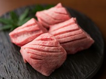 Jukusei Horumon Yamagatagyu Sumibiyakiniku Ushigatari_Enjoy the deliciousness of aged meat to your heart's content! "Aged Thick-Cut Premium Tongue"