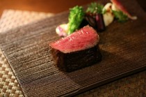 Kai Sya_The deep meaty flavor overflows, and the mellow aroma wafts through your nose in this "Rump Steak."