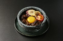   Nikusho Jade Kanazawa_Noto beef tendon curry on hot stone